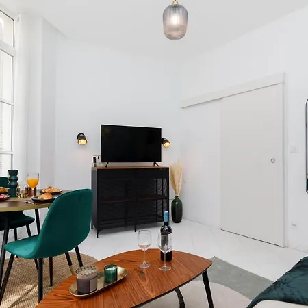 The Sun Yourhosthelper Cannes